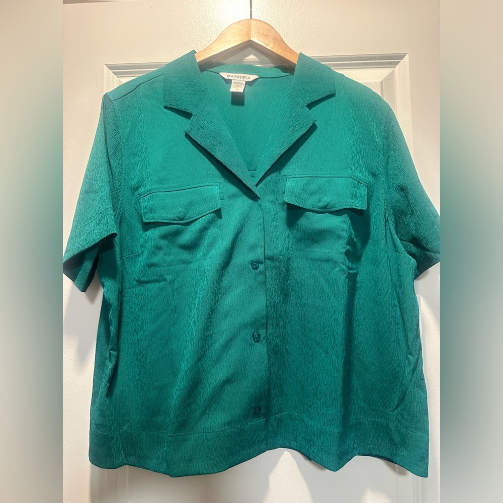 Athleta NWT Green Echo‎ Top Large